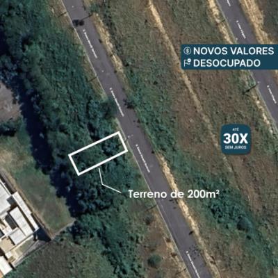 B) Terreno de 200m² | Sem benfeitorias