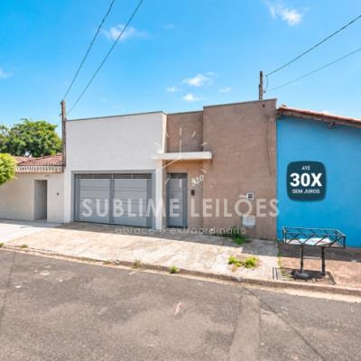 A) Casa | Terreno de 250m² | Constr. de 158m²