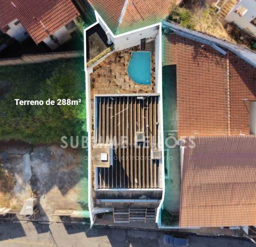 Foto de Terreno de 288m² | Constr. de 332m²
