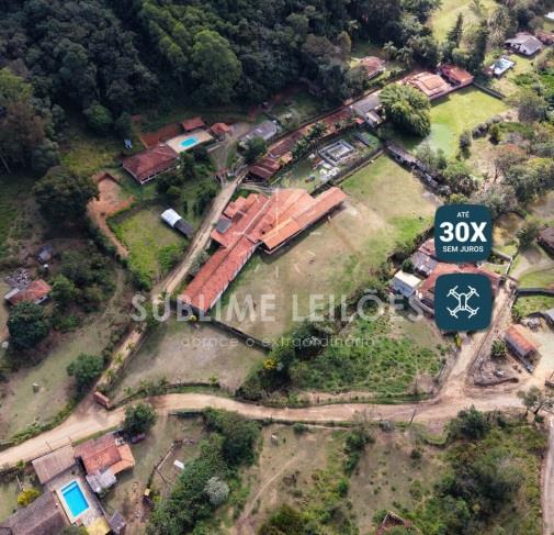 Foto de Terreno de 23.492m² | Constr. de 2.265m²