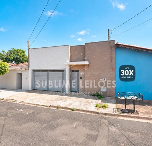 Foto de A) Casa | Terreno de 250m² | Constr. de 158m²