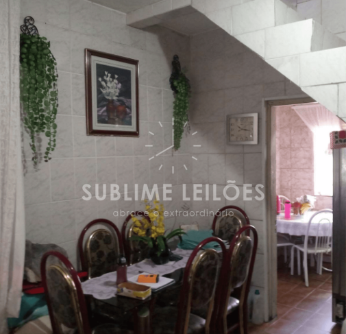 Foto de 5 residências | Constr. de 256m²