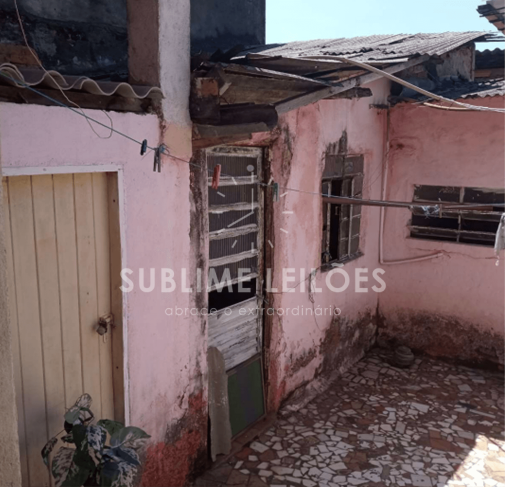 Foto de 5 residências | Constr. de 256m²