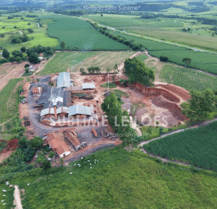 Terreno de 20.000m² | Constr. de 2.903m² Galpão em São Pedro, localizado em São Pedro - SP, bairro Grama