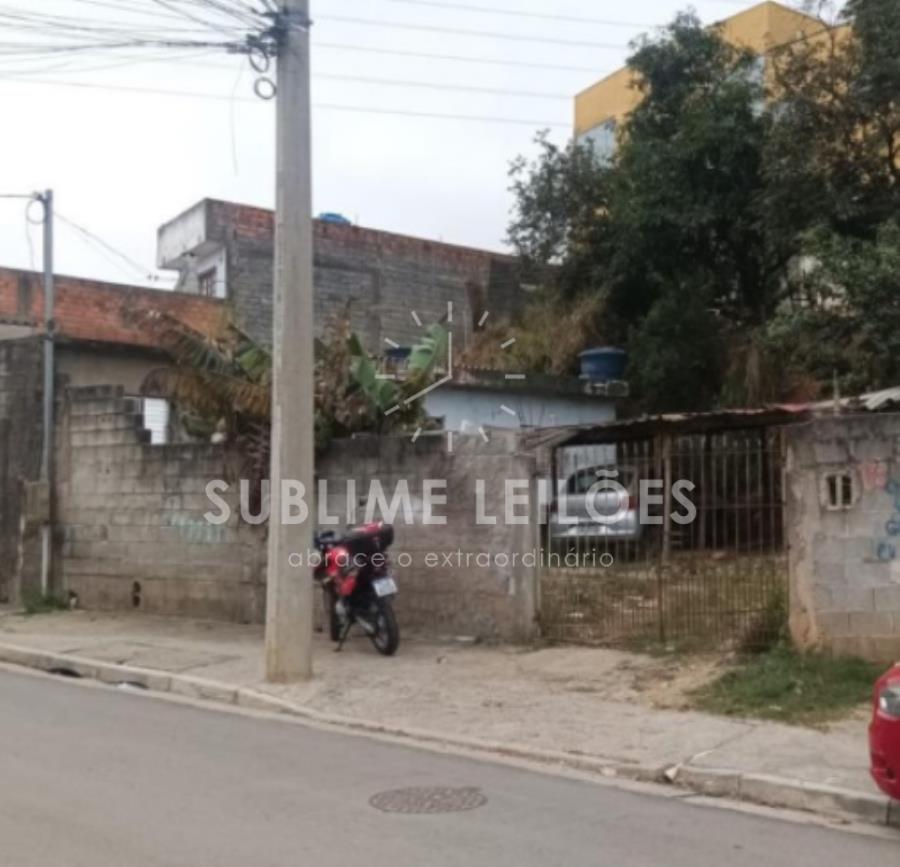 Terreno de 262m² | Benfeitorias Casa em Itaquaquecetuba, localizado em Itaquaquecetuba - SP, bairro O Pequeno Coração