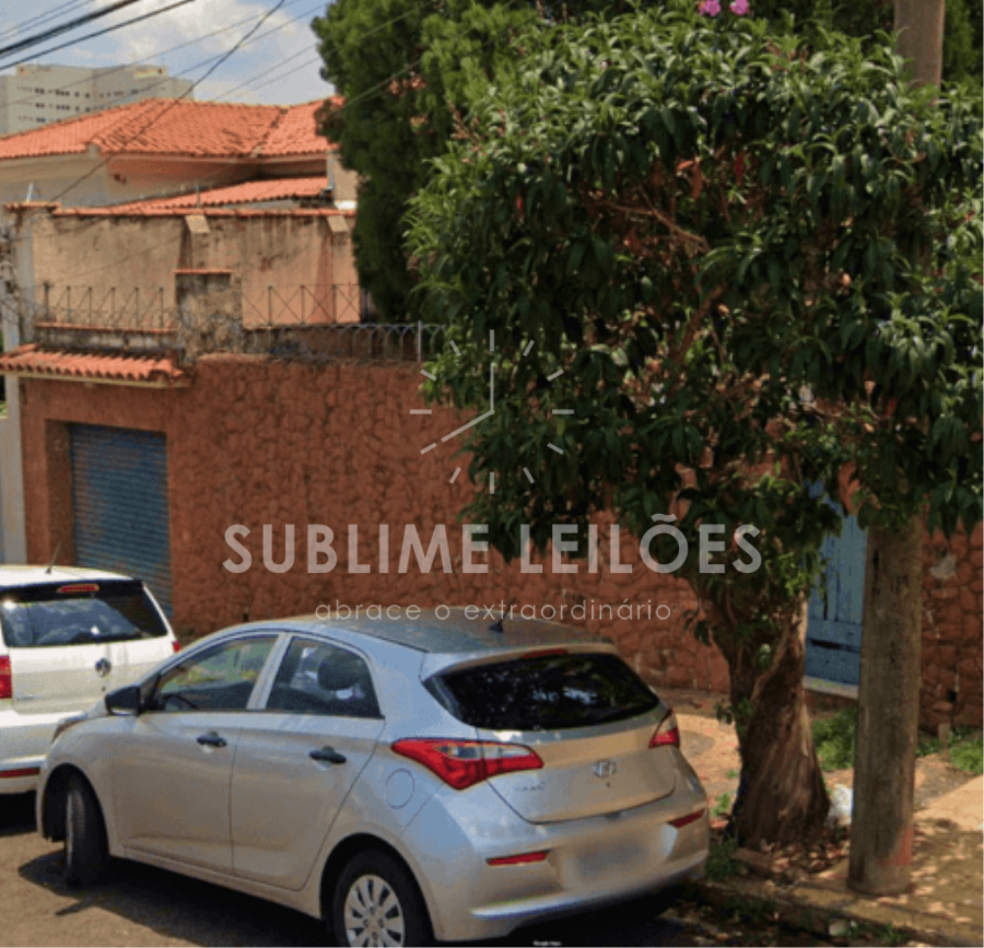 Terreno de 396m² | Benfeitorias Sobrado em Marília, localizado em Marília - SP