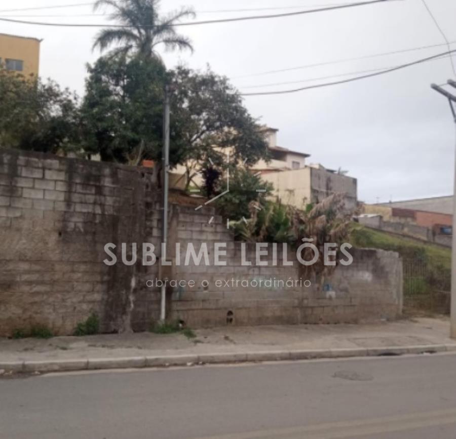 Terreno de 262m² | Benfeitorias Casa em Itaquaquecetuba, localizado em Itaquaquecetuba - SP, bairro O Pequeno Coração