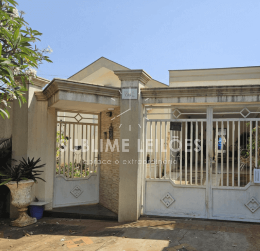 Terreno de 215m² | Constr. de 33m² Casa em Birigui, localizado em Birigui - SP