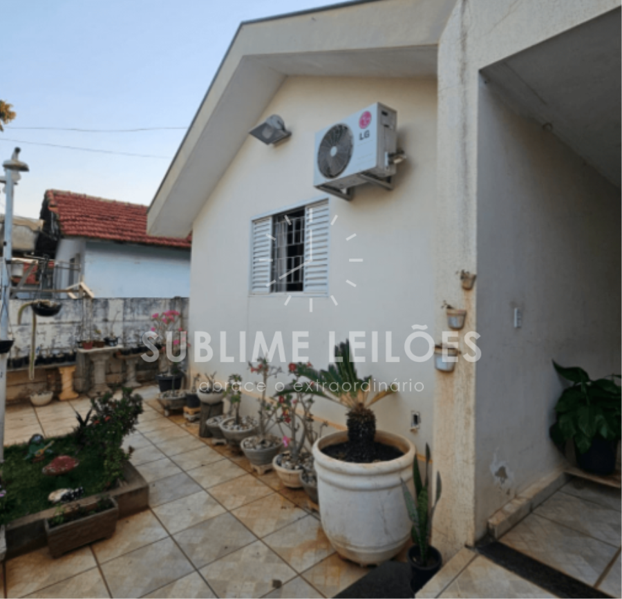 Terreno de 215m² | Constr. de 33m² Casa em Birigui, localizado em Birigui - SP