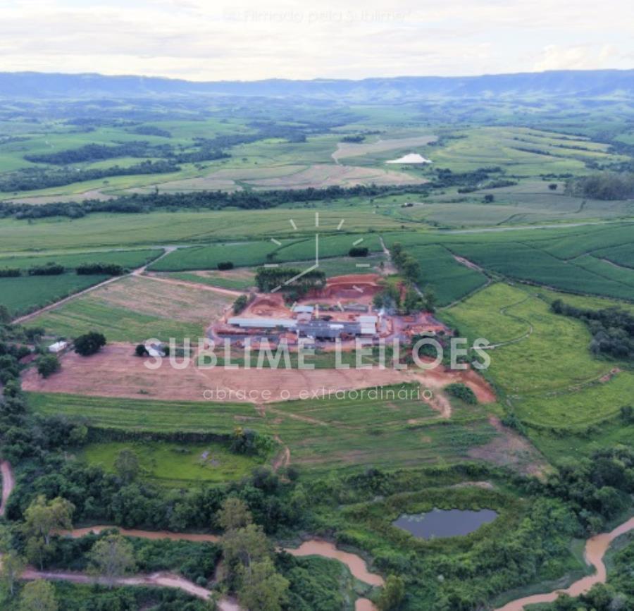 Terreno de 20.000m² | Constr. de 2.903m² Galpão em São Pedro, localizado em São Pedro - SP, bairro Grama