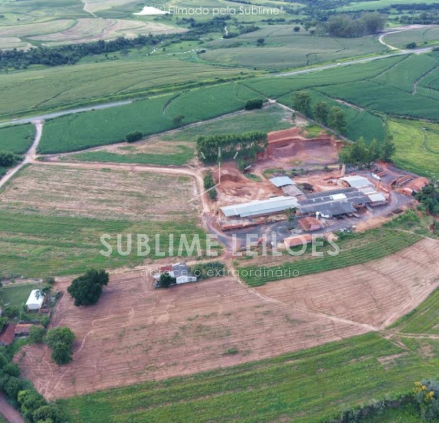 Terreno de 20.000m² | Constr. de 2.903m² Galpão em São Pedro, localizado em São Pedro - SP, bairro Grama