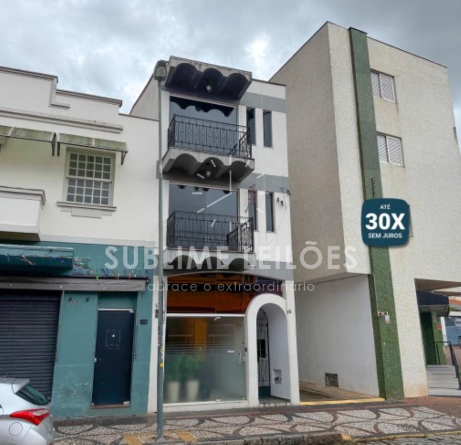 Terreno de 183m² | Benfeitoria Prédio residencial e comercial em Amparo, localizado em Amparo - SP, bairro Centro