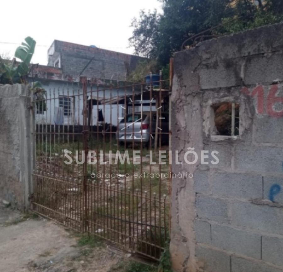 Terreno de 262m² | Benfeitorias Casa em Itaquaquecetuba, localizado em Itaquaquecetuba - SP, bairro O Pequeno Coração