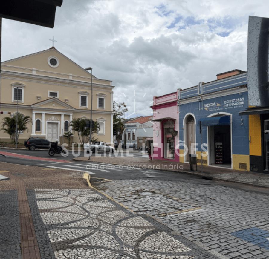 Terreno de 183m² | Benfeitoria Prédio residencial e comercial em Amparo, localizado em Amparo - SP, bairro Centro