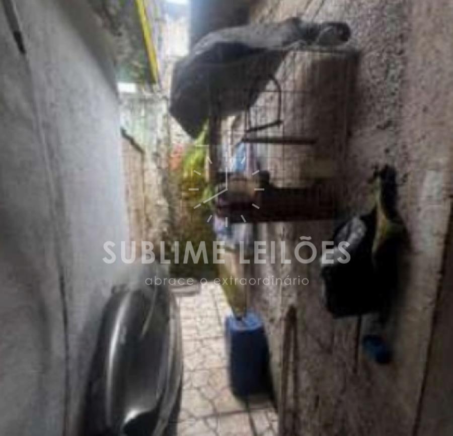 Terreno de 374m² | Benfeitorias 4 Casas em Cubatão, localizado em Cubatão - SP, bairro Parque Fernando Jorge