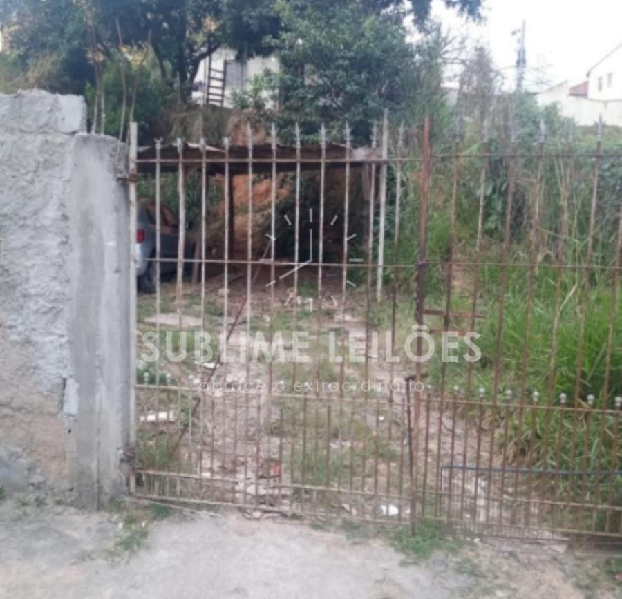 Terreno de 262m² | Benfeitorias Casa em Itaquaquecetuba, localizado em Itaquaquecetuba - SP, bairro O Pequeno Coração